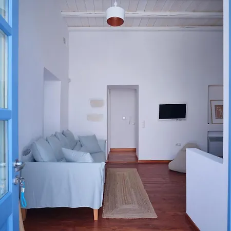 Daire Retreat - The Door